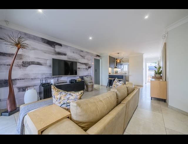 3 BEDROOM SIMPLEX FOR SALE IN SOMERSET PARK